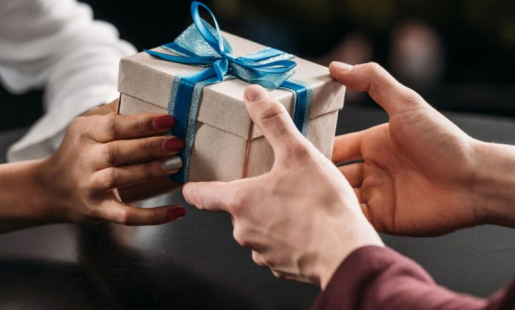 Thói quen tặng quà – Cho đi là hạnh phúc